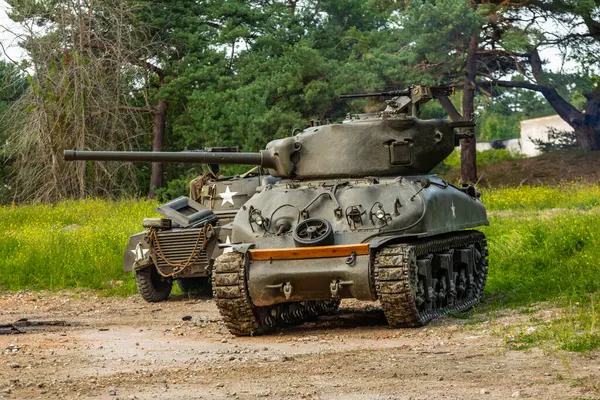 Een Amerikaanse Tweede Wereldoorlog Sherman Tank Het Veld — Stockfoto