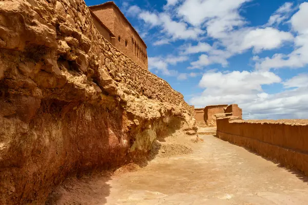 Τουριστική Έλξη Εσωτερικό Του Παλιού Φρουρίου Kasbah Του Ait Ben — Φωτογραφία Αρχείου