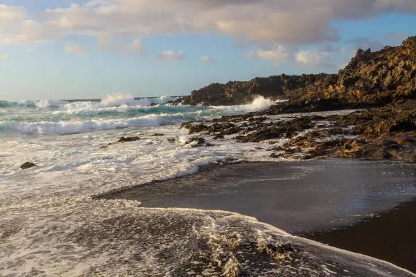 Rocas Volcánicas Negras Costa Atlántica Atardecer Playa Las Malvas Lanzarote Imágenes de stock libres de derechos