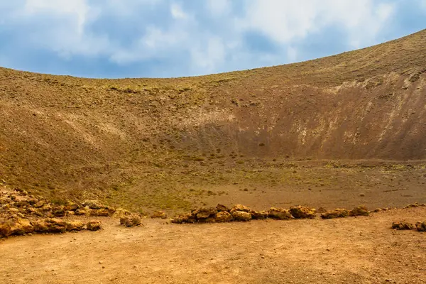 カルデラ ブランカへのハイキングコース カルデラタ モンタナ カルデラタ 火山の内部 ロス火山自然公園 ランサロテ カナリア諸島 スペイン ロイヤリティフリーのストック画像