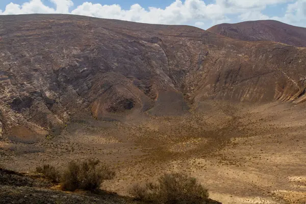 カルデラ ブランカへのハイキングコース カルデラブランカ火山の内部 ロス火山自然公園 ラスパルマス ランサロテ カナリア諸島 スペイン ロイヤリティフリーのストック画像