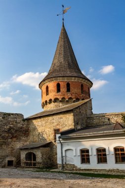 Kamianets-Podilskyi 'deki şato. 15. yüzyıl Rosanka Kulesi Burgrabska ya da Kreslavska Kulesi olarak da bilinir. Kamianets-Podilskyi, Ukrayna