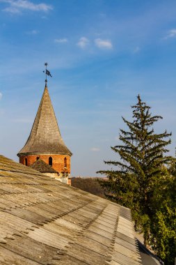 Kamianets-Podilskyi 'deki şato. 14. yüzyıl Tenchynska Kulesi. Kamianets-Podilskyi, Ukrayna
