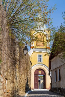 Aziz Niklas Ermeni Katedrali 'nin kulesi. Kamianets-Podilskyi, Ukrayna.