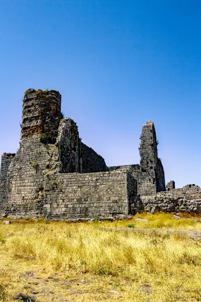 Rozafa 'nın ortaçağ taş kalesinin kalıntıları. Shkoder, Arnavutluk