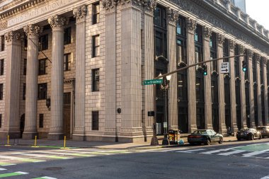 PORTLAND, OREGON, ABD - 15 Ekim 2022: Portland şehir merkezindeki ABD Ulusal Bankası 'nın güzel mimari binası