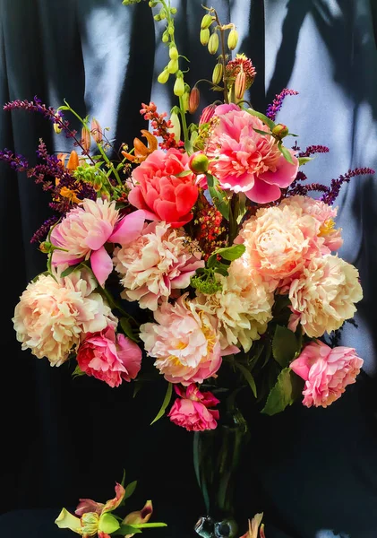 Romantic Bouquets Flowers Home Decor Flowers Arranging — Stock Photo, Image