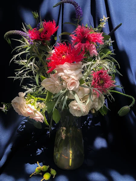 Bouquets Românticos Flores Decoração Casa Flores Arranjo — Fotografia de Stock