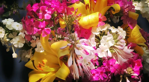 Ramos Románticos Flores Decoración Del Hogar Arreglos Florales Ramo Con — Foto de Stock