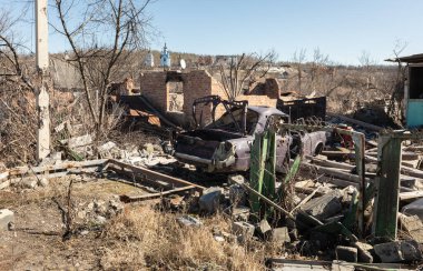 Donetsk Reg, Ukrayna 'daki Bogorodichne köyü Rus birliklerinin işgalinden sonra harabeye döndü.