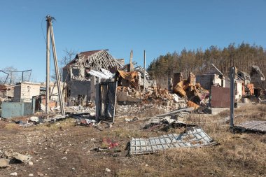 Donetsk Reg, Ukrayna 'daki Bogorodichne köyü Rus birliklerinin işgalinden sonra harabeye döndü.