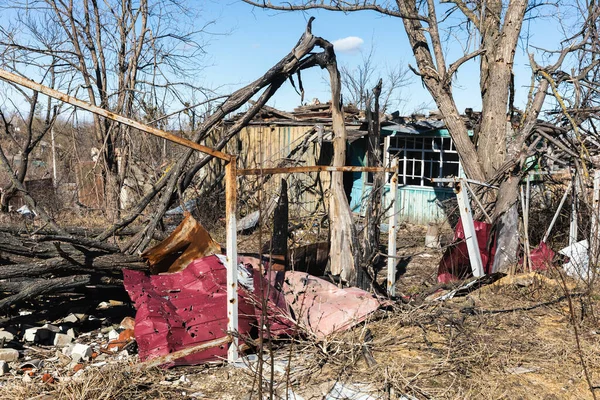 Donetsk Reg, Ukrayna 'daki Bogorodichne köyü Rus birliklerinin işgalinden sonra harabeye döndü.