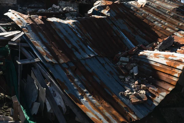 俄罗斯军队占领后 乌克兰顿涅茨克地区的Bogorodichne村成了一片废墟 — 图库照片