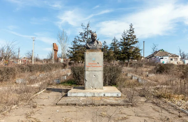 Vue Monument Poète Ukrainien Taras Chevtchenko Endommagé Par Des Débris — Photo