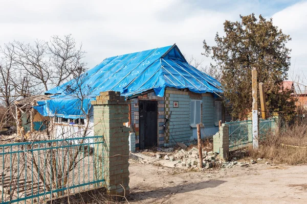 在Kherson郊区建造了一个农村诊所 在俄罗斯法西斯军队的军事行动中被摧毁 — 图库照片