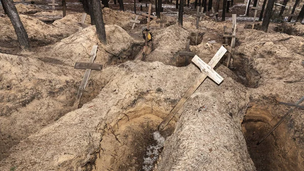 Izium Ukraine Mar 2023 Crucile Sunt Văzute Într Mormânt Forestier — Fotografie, imagine de stoc