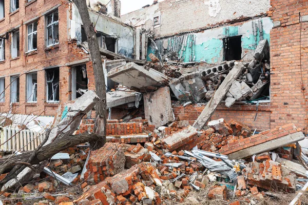 Vista Bloco Apartamentos Destruído Uma Explosão Causada Por Fogo Foguete — Fotografia de Stock