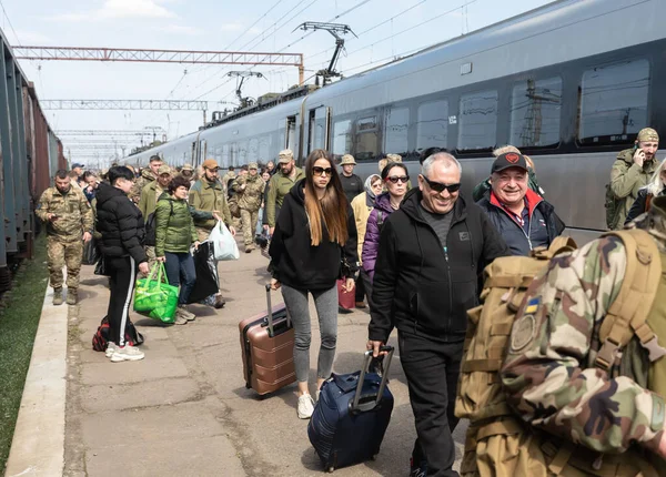 Kramatorsk Ucrânia Abril 2023 Estação Ferroviária Kramatorsk Tornou Local Encontro — Fotografia de Stock