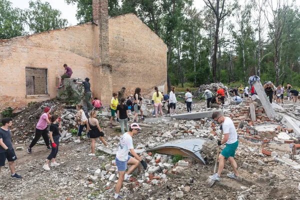 Yahidne Ukraine Julho Voluntários Organização Repair Together São Claros Escombros — Fotografia de Stock