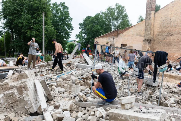 Yahidne Ukraine July 봉사자 Repair Together 전쟁으로 피해를 문화원의 재사용하기 — 스톡 사진
