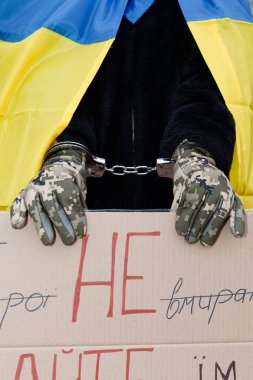 KYIV, UKRAINE - Ocak 07, 2024: Ukraynalı savaş esirlerinin akrabaları ve dostları 