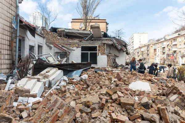 Kyiv Ukraine Mar 2024年3月30日 基辅Mykhailo Boychuk艺术学院的建筑被一枚导弹摧毁 免版税图库照片