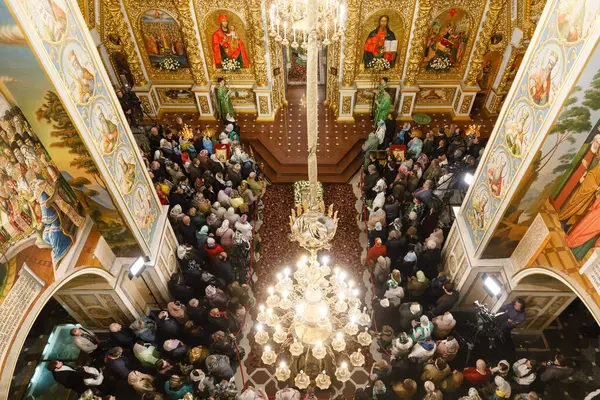 Kiew Ukraine April 2024 Priester Und Gläubige Der Orthodoxen Kirche Stockbild