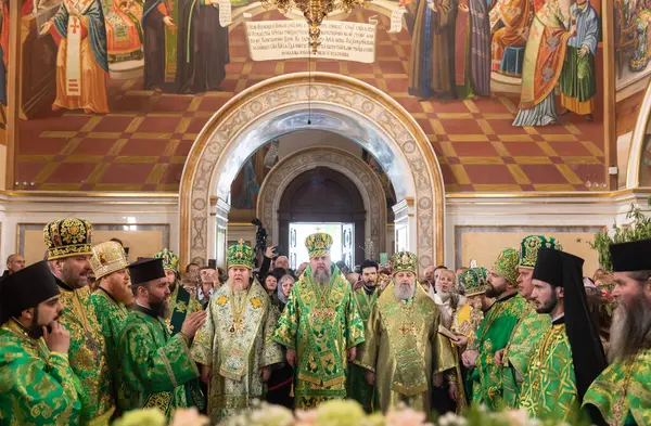 Kyiv Ukraine Apr 2024 Para Imam Dan Orang Percaya Gereja Stok Lukisan  