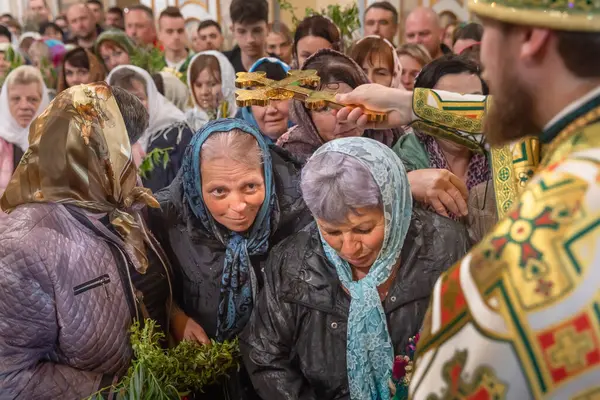 Kyiv Ucrania Abril 2024 Sacerdotes Creyentes Iglesia Ortodoxa Ucrania Asisten Imágenes de stock libres de derechos