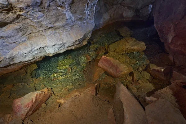 Flod Som Genereras Karstkälla Kalkstensbergen — Stockfoto