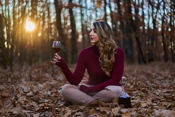 Beautiful Size Young Indian Woman Enjoying Glass Red Wine Oak — Stock Photo, Image