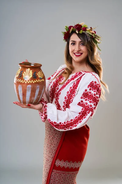 Mujer Joven Traje Tradicional Rumano Vintage Popular Aislado Sobre Fondo — Foto de Stock
