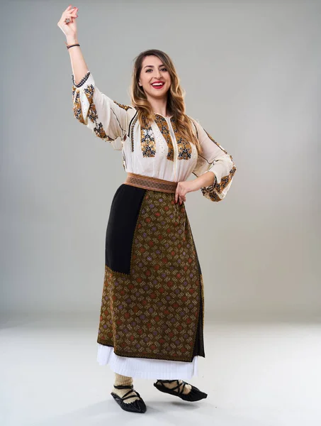 Mujer Joven Traje Tradicional Rumano Vintage Popular Aislado Sobre Fondo — Foto de Stock