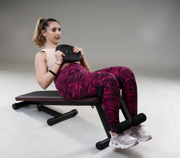 Confident Strong Size Woman Doing Abs Crunches Fitness Bench — Stock Photo, Image