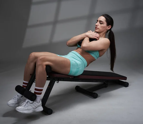 Atletische Jong Fitness Model Vrouw Sport Beha Boksers Shorts Doen — Stockfoto