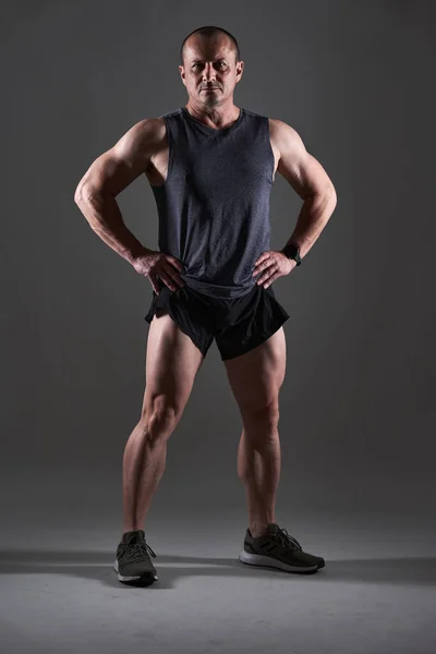 Full Body Shot Mature Man Doing Fitness Workout Gray Background — Stock Photo, Image