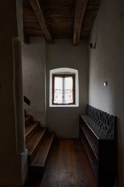 Escadaria Madeira Interior Com Escadas Madeira Carvalho Uma Casa Vintage — Fotografia de Stock