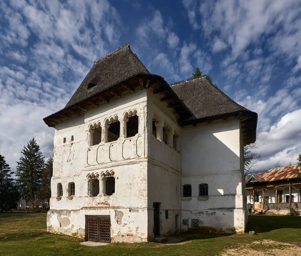 2023年3月8日 2023年3月8日 ルーマニアの中世貴族が使用した要塞の邸宅であるカルアの建物 — ストック写真