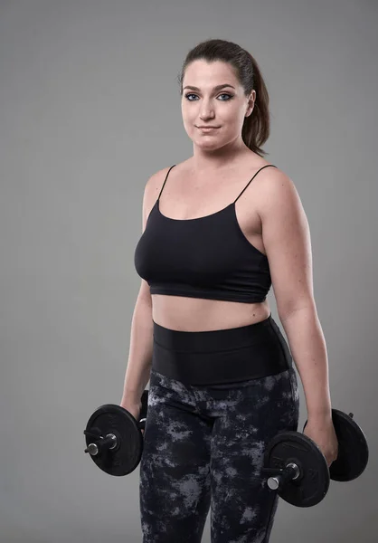 Fuerte Confianza Más Tamaño Mujer Joven Ejercitando Ejercicios Fitness Con —  Fotos de Stock