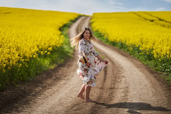 Romantic Beautiful Blonde Hispanic Young Woman Floral Dress Walking Barefoot — Stock Photo, Image