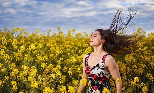 Portrait Beautiful Hispanic Young Woman Floral Dress Canola Field End — Stock Photo, Image