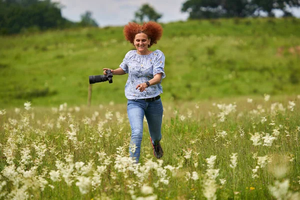 Woman Nature Photographer Happy Cheerful Running Camera Meadow — Stock Photo, Image