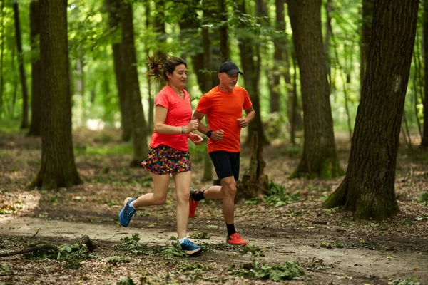 Runners Couple Endurance Running Forest Trails — Stock Photo, Image