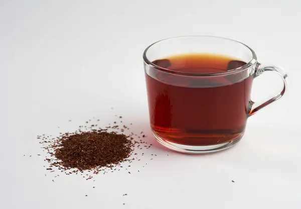 Rooibos Čaj Šálek Čerstvě Uvařeného Čaje Izolované Bílém Pozadí Stock Obrázky