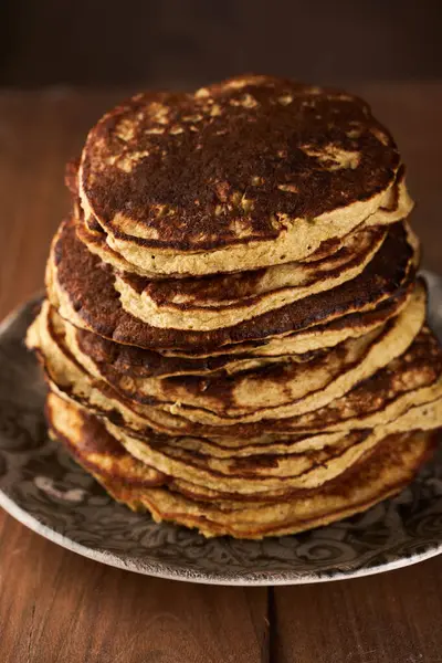 Pile Protein Banana Oatmeal Pancakes Rustic Wooden Board Rechtenvrije Stockafbeeldingen