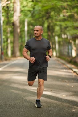 Sabahları atletizm parkının gündüz görüşü 