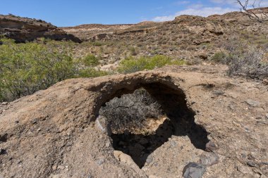 Los Derriscaderos 'taki erimiş volkanik kaya. Derin oyukları ve doğrudan güneş ışığı altında gözenekli dokusu var.