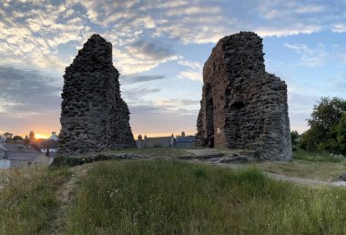Dorset 'teki Taş Christchurch Şatosu ve Norman Evi, 1300 civarında inşa edilmiş.
