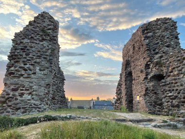 Dorset 'teki Taş Christchurch Şatosu ve Norman Evi, 1300 civarında inşa edilmiş.