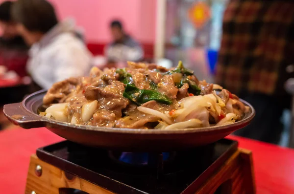 台湾の温かい料理でモンゴルのバーベキュー — ストック写真